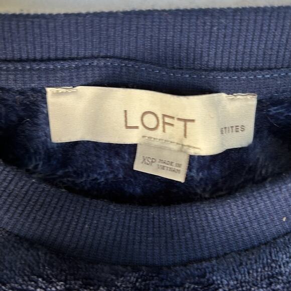 Loft Soft Furry Fleece Long Sleeve Pull Over Navy Blue White Hearts Size XS - Picture 3 of 7